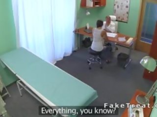 Doktor fucks russisk pasient