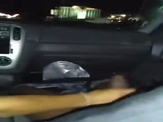Driving sa paligid naghahanap para a mabuti lugar upang magkantot ito nigga