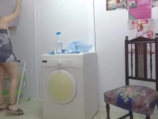 Bekerja di rumah dengan skirt mini, anda tahu apa happens.jav247