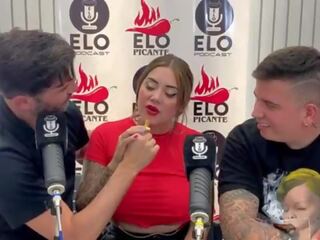 Entrevista con Elo Podcast termina en una mamada y mucho cum - Sara Blonde - Elo Picante