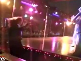 Nouveau zélande amateur filles sucer & baise en stripclub