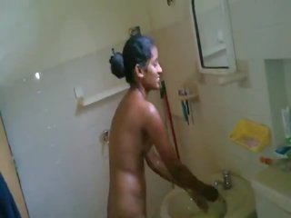 Indien apprenant surprit en douche