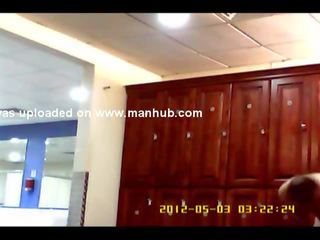 Mata-mata kamera di gimnastik ruang locker