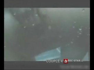 5 coppie scopata dentro un pubblico doccia cabina