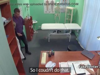 Extraordinary sykepleier helping fyr til sæd