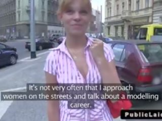 Tjekkisk amatør enchantress knulling i offentlig